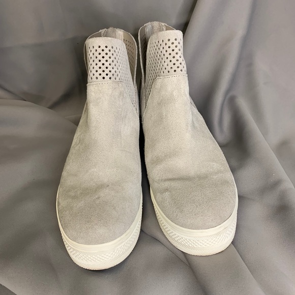 Steve Madden Shoes - Steve Madden Wedge Platform Suede Booties. Size 9